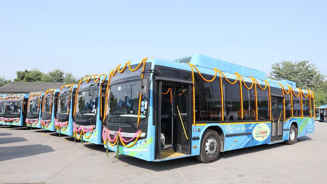 Tata Starbus EV: How It's Changing Intra-City Commutes Across Indian Metro Cities