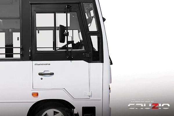 Mahindra Cruzio