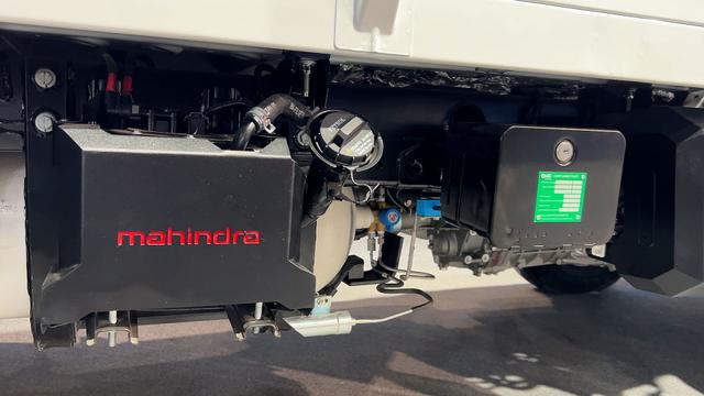 महिंद्रा Veero CNG