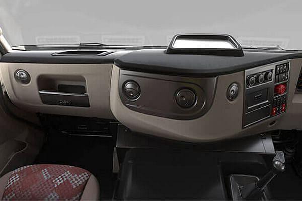 Tata Signa 2818.T Turbotronn