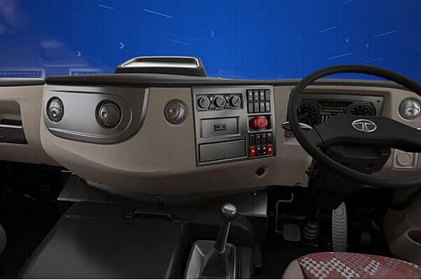Tata Signa 3518.T