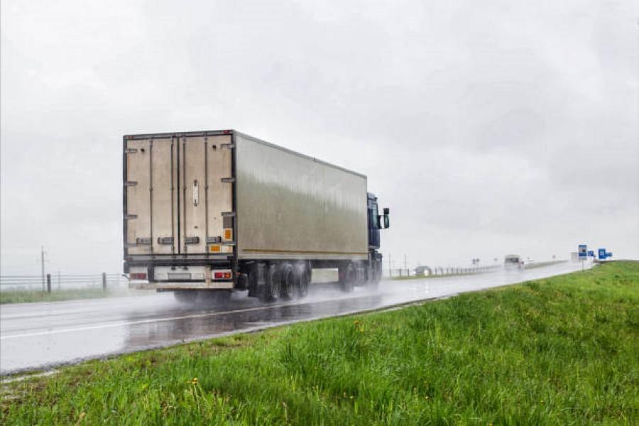 Check Out 5 Tips For Driving Your Truck In Heavy Rain Safely