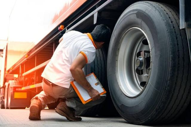 Here Are Top 5 Tips And Tricks For Truck Drivers During Summer